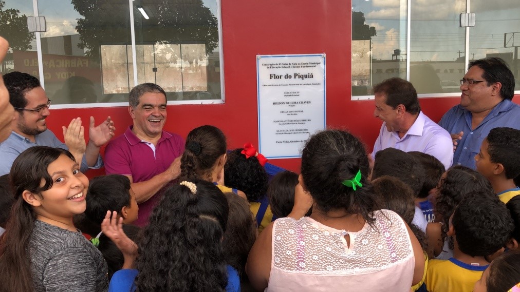 PARLAMENTAR: Deputado Aélcio da TV participa de inaugurações nas escolas municipais