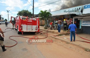 JI-PARANÁ  - Incêndio destrói residência e dois comércio