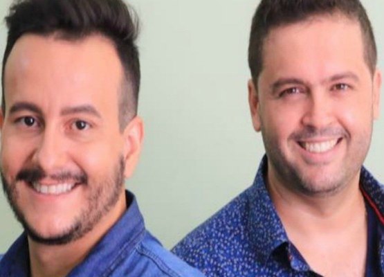 Cantor sertanejo morre ao capotar caminhonete em ponte