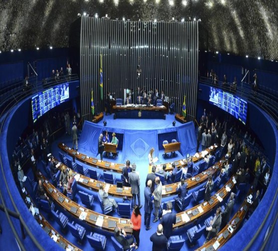 ESCAPOU - Senadores absolvem Dilma da perda de direitos políticos 