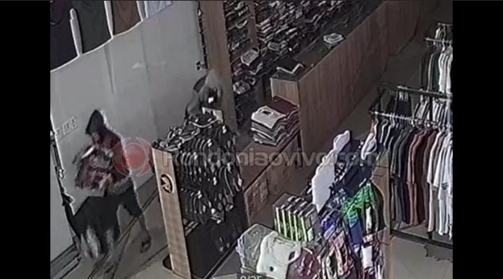 NA CALAMA: Vídeo mostra ação de ladrões furtando 300 camisas da Sallo em loja