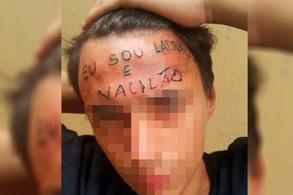 Jovem que teve testa tatuada com “ladrão e vacilão” é preso por furto