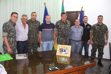 General do Exército visita Vilhena para conhecer área que será permutada