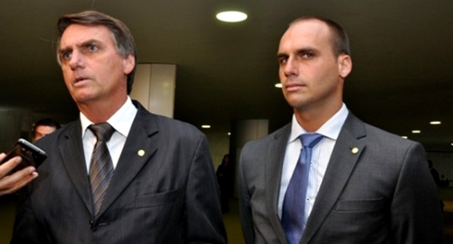 Jair Bolsonaro e seu filho são denunciados pela PGR por racismo e ameaça