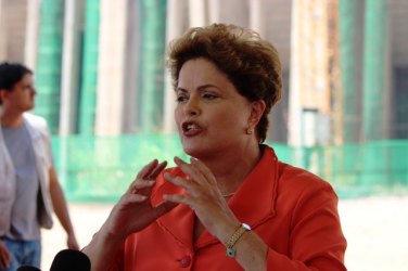 Dilma desautoriza ministro após declaração sobre salário mínimo 