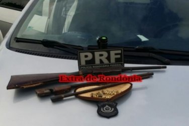 PRF detém homem com espingarda na BR-174