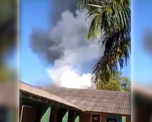 INCÊNDIO: “Se não fosse os alunos a escola seria destruída”, afirma diretor do Duque de Caxias