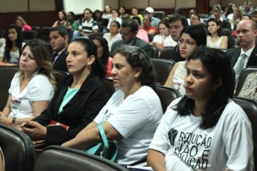 Técnicos participam de reunião para implantação de acolhimento 