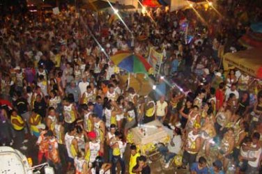 Reunião nesta terça-feira decide futuro dos blocos no Carnaval na capital