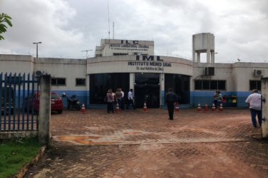 Familiares reconhecem corpos encontrados em aldeia indígena
