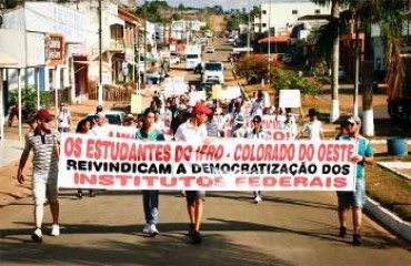 VILHENA - Alunos do IFRO vão apoiar greve iniciada por professores