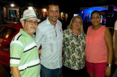 Folião de carteirinha vereador prestigia carnaval da capital