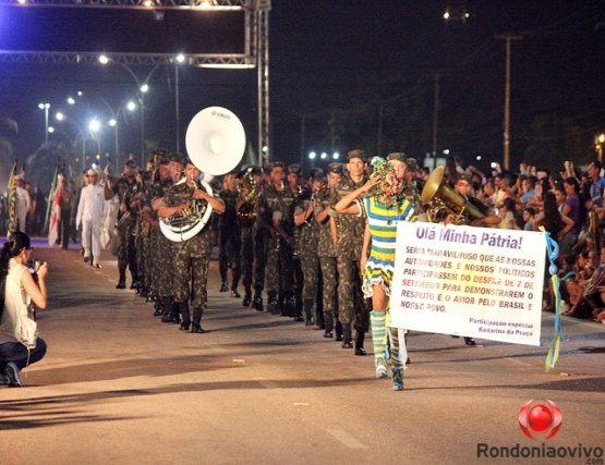 7 DE SETEMBRO - Tradicional desfile atrai mais de 10 mil pessoas 