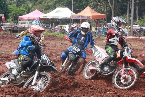 Motocross neste domingo (20) em Candeias do Jamari