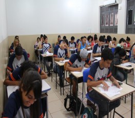 Com foco no Enem, alunos enfrentam maratona de estudos