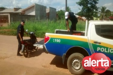 Adolescente é apreendido com moto roubada