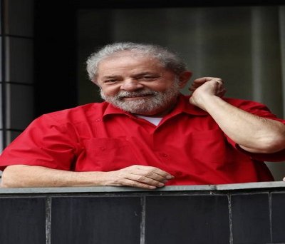 Alvo da Lava-Jato, Lula negocia com Dilma ocupar superministério