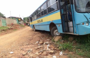 JARU - Motorista é atropelado pelo próprio ônibus quando realizava conserto – Fotos