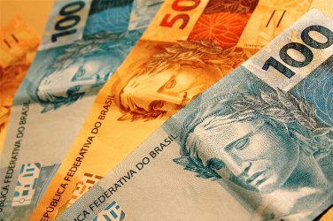 Salário mínimo será de R$ 790 a partir de janeiro