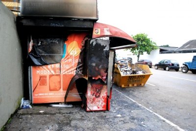 Banca de revista é incendiada na capital