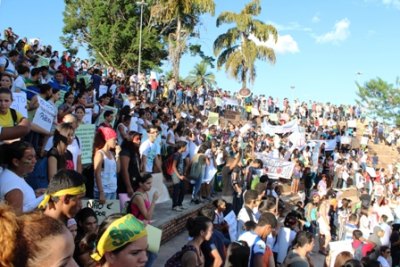 VEM PRA RUA - Manifestantes se concentram na Madeira Mamoré – Vídeo