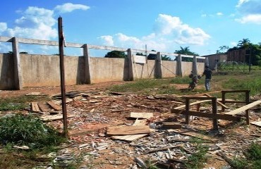 FORA DO PRAZO - Moradores do bairro Cascalheira exigem do MPF que investigue obra inacabada de quadra de esporte – Confira fotos