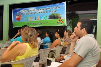 Dia do Orgulho Autista é lembrado com palestra em Porto Velho