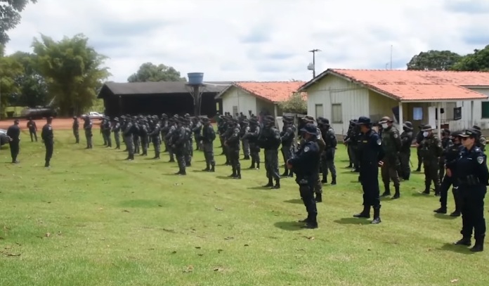 TROPA DE CHOQUE: Avião, helicóptero e mais de 70 policiais são enviados para fazenda invadida pela LCP 