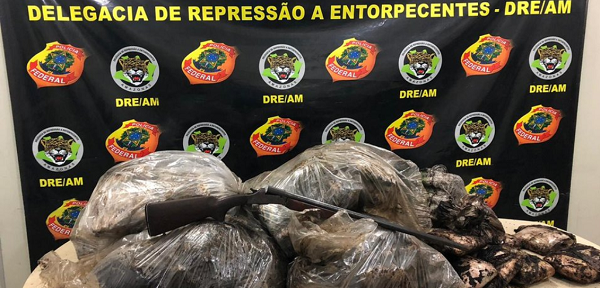 PESQUEIRO: PF apreende 123 kg de drogas em embarcação