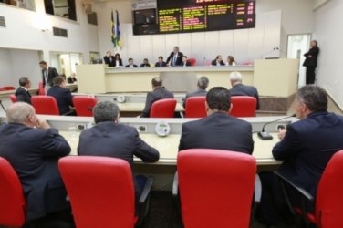 Deputados querem evitar confronto sangrento 