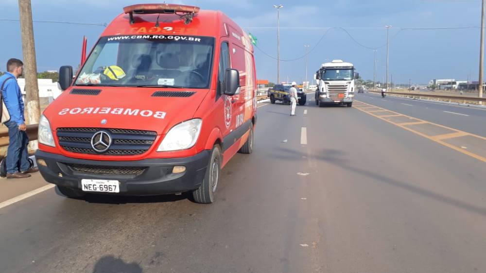 BR-364: Motociclista fica ferida após ter pescoço atingido por cabo de internet