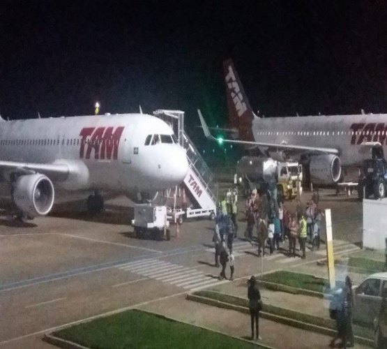 Pane elétrica força desembarque de passageiros da Latam no Acre

