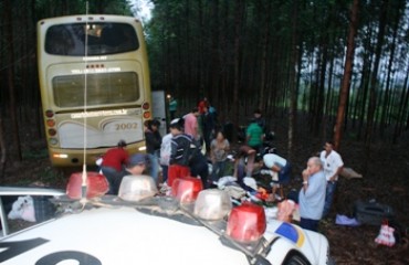 VILHENA - Homens fortemente armados assaltam ônibus e fazem reféns na BR 364