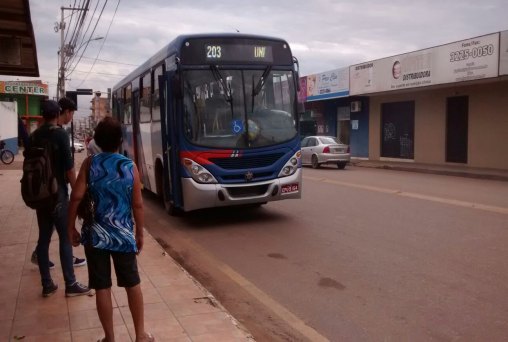 Padre critica novo sistema do transporte coletivo