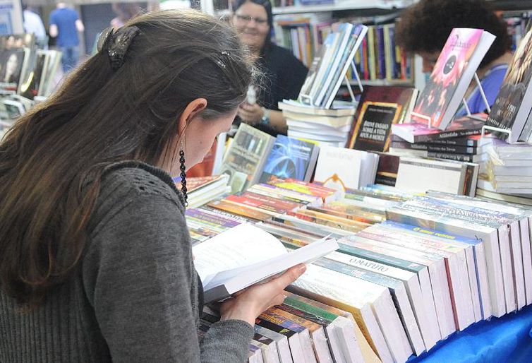 ELAS: Meninas são autoras de 42 das 55 melhores redações do Enem