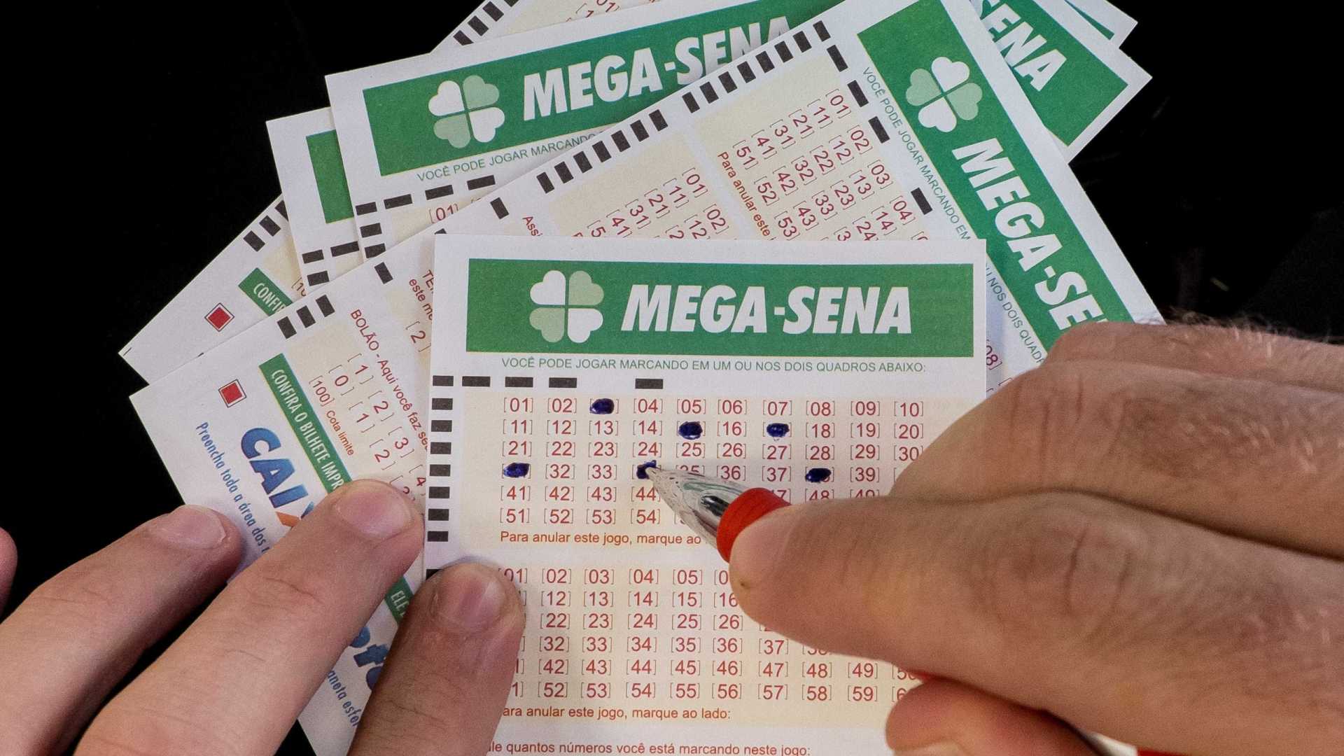 APOSTA: Mega-Sena acumula e deve pagar prêmio de R$ 17 milhões nesta quinta