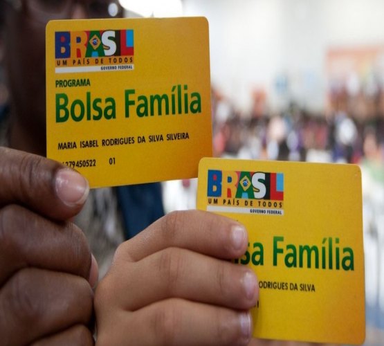 Homens armados roubam beneficiários na fila do Bolsa Família