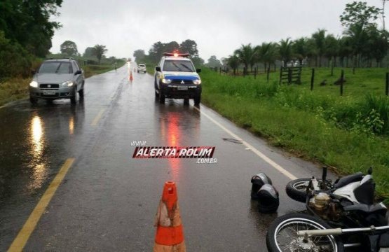 Pai e filho ficam feridos após colidirem moto em carro que aquaplanou na RO-383