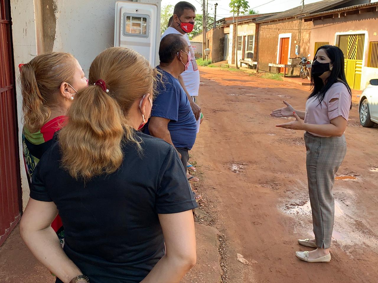 NA CAPITAL: Cristiane Lopes cobra drenagem e pavimentação da rua Vale do Sol