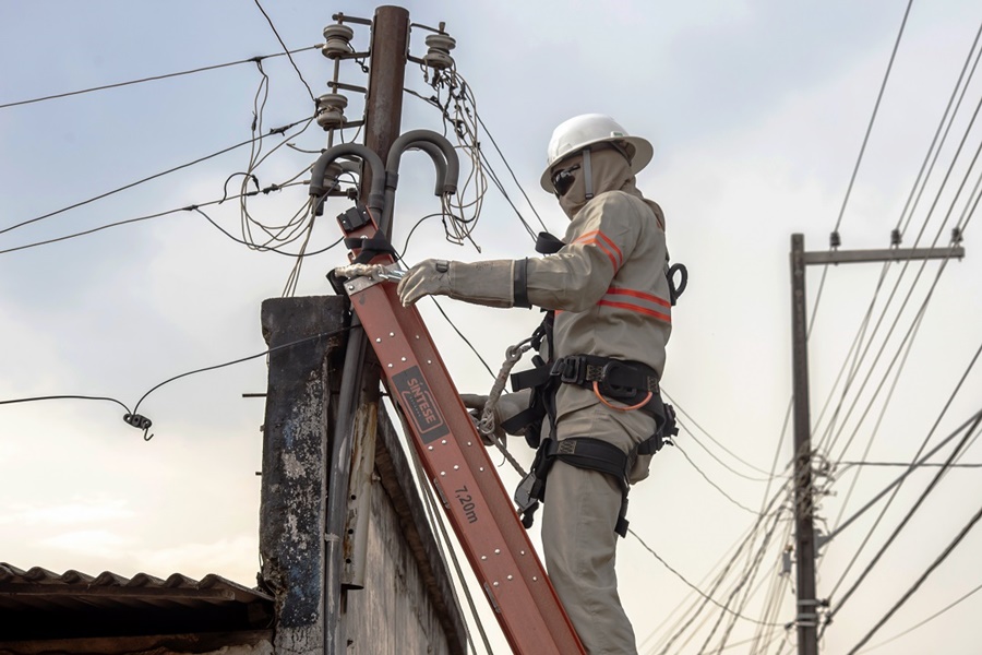 ALERTA: Energisa orienta sobre cuidados com cabos de energia partidos