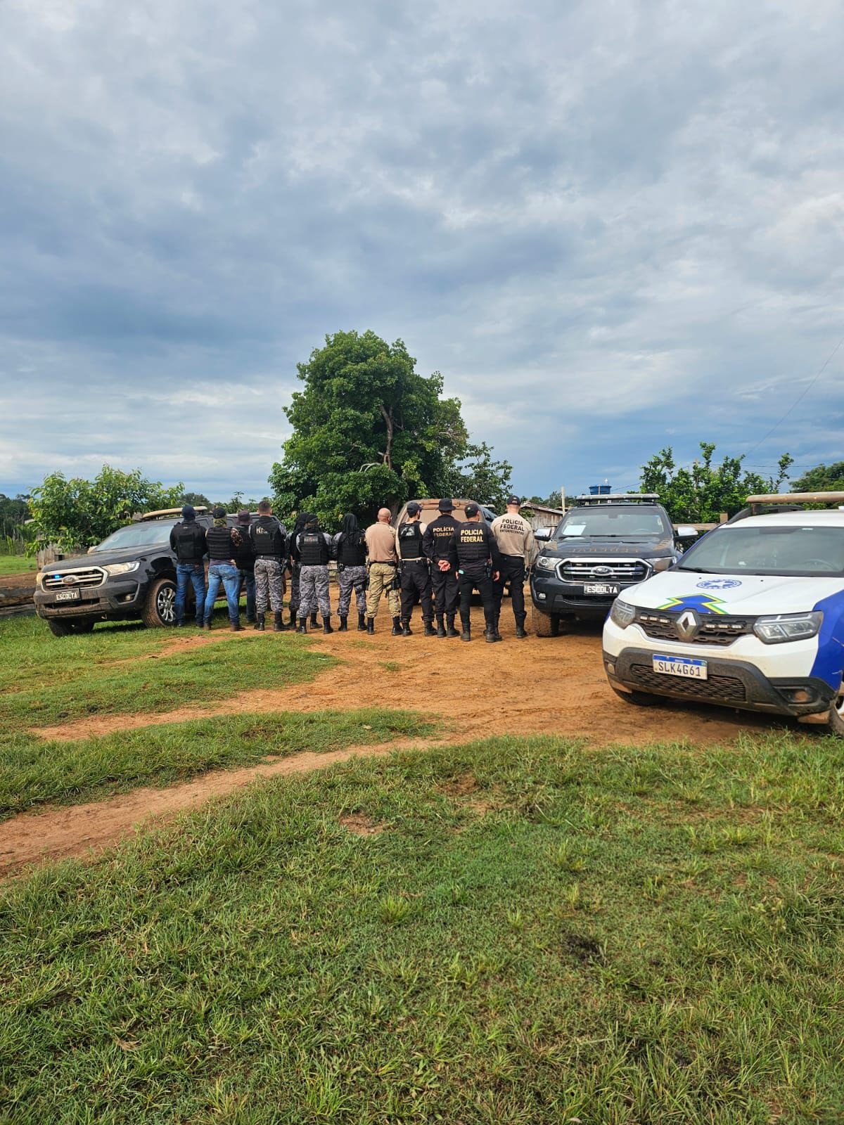 FIM DE LINHA: Operação da PF e PM mira traficantes que transportavam drogas em avião