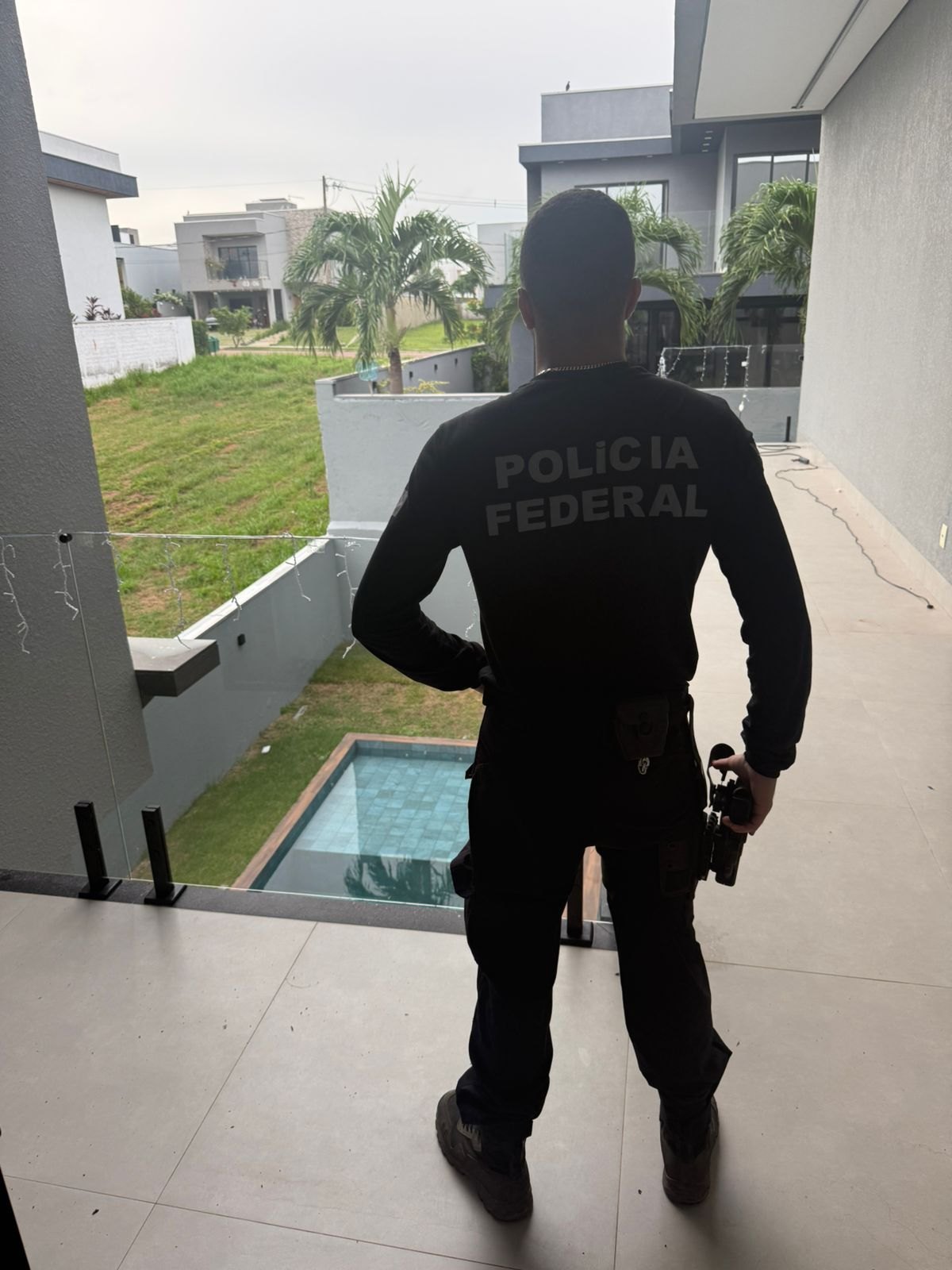 TRAFICO DE DROGAS: Policia Federal apreende Mustang, aviões e mansão em condomínio de luxo