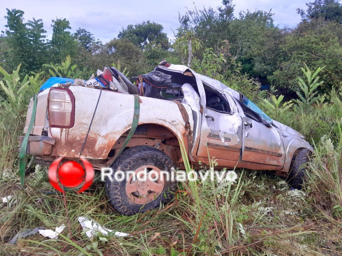 VÍDEO: Duas pessoas morrem e uma fica em estado grave após capotamento na BR-319