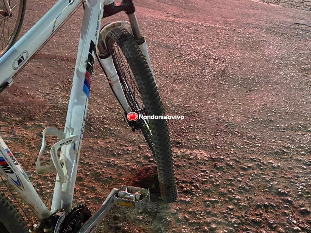 IMPRUDÊNCIA: Condutora de carro avança preferencial e causa acidente com ciclista na Jorge Teixeira