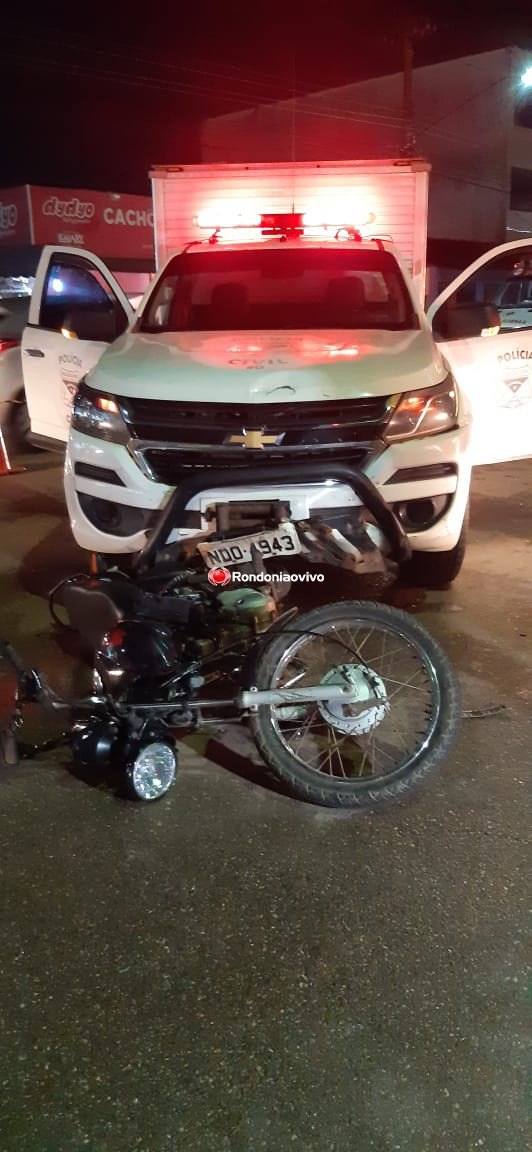 VIATURA DO IML: Motociclista avança semáforo e bate de frente com rabecão