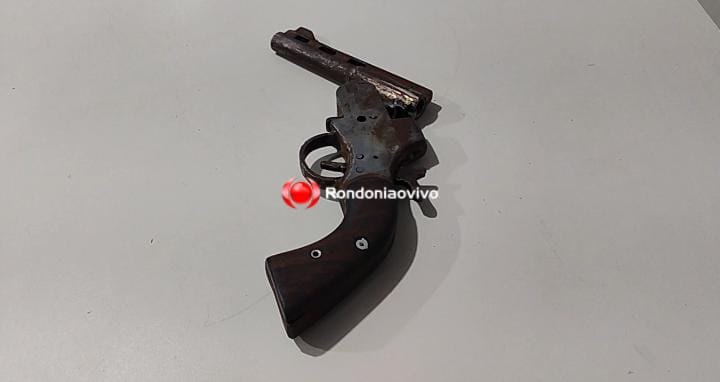 NA CAÚLA: Adolescente é flagrado com arma quando ia fazer assaltos 