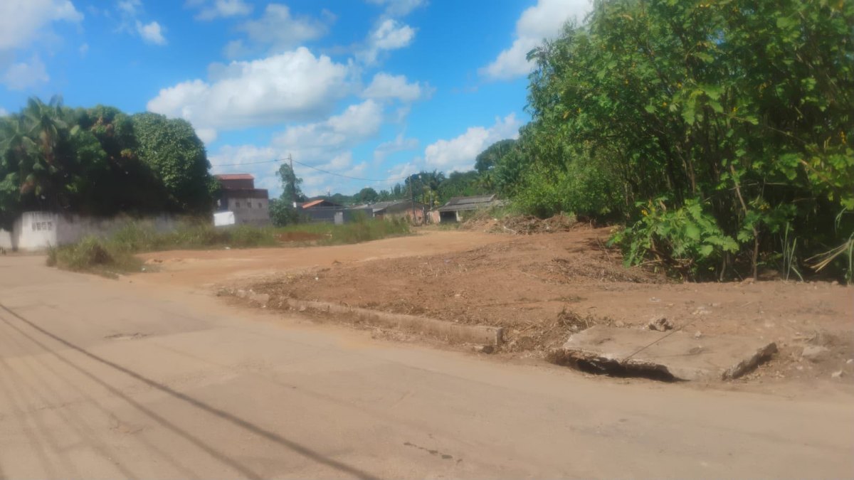 EDIMILSON DOURADO: Mutirão de limpeza é realizado no Bairro Aeroclube após solicitação do vereador 