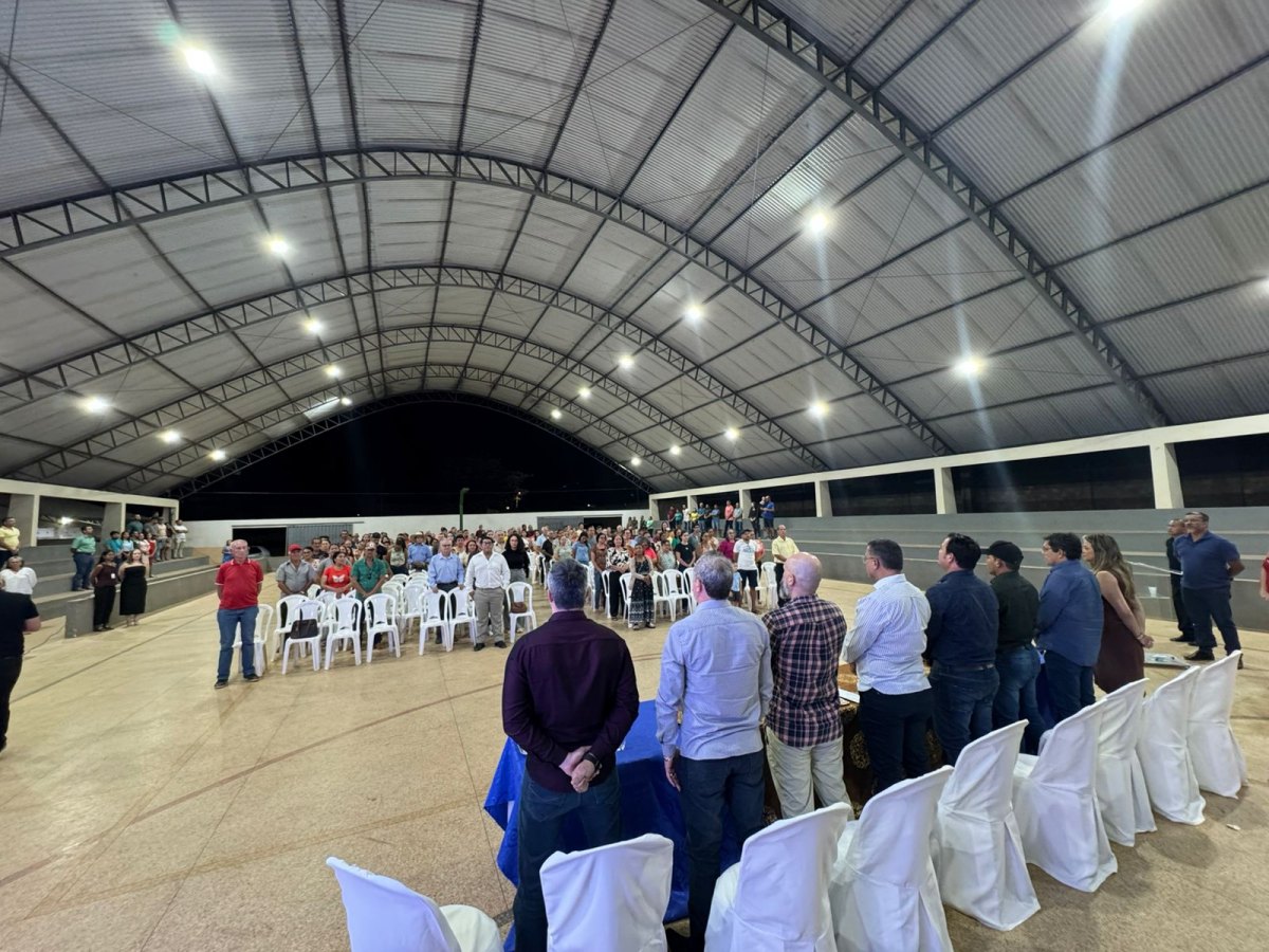 NOVA MAMORÉ: Prefeitura entrega 973 títulos de regularização fundiária