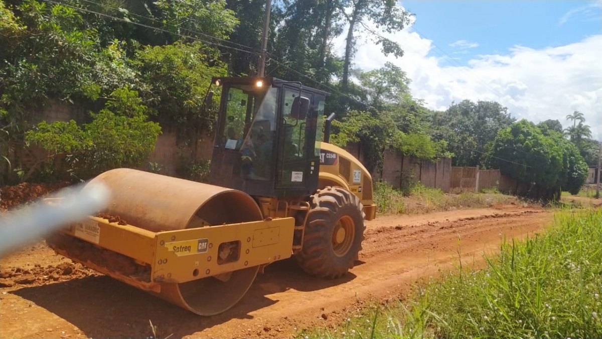 BAIRRO NOVA ESPERANÇA: Prefeitura atende pedido do vereador Edevaldo Neves e recupera rua 