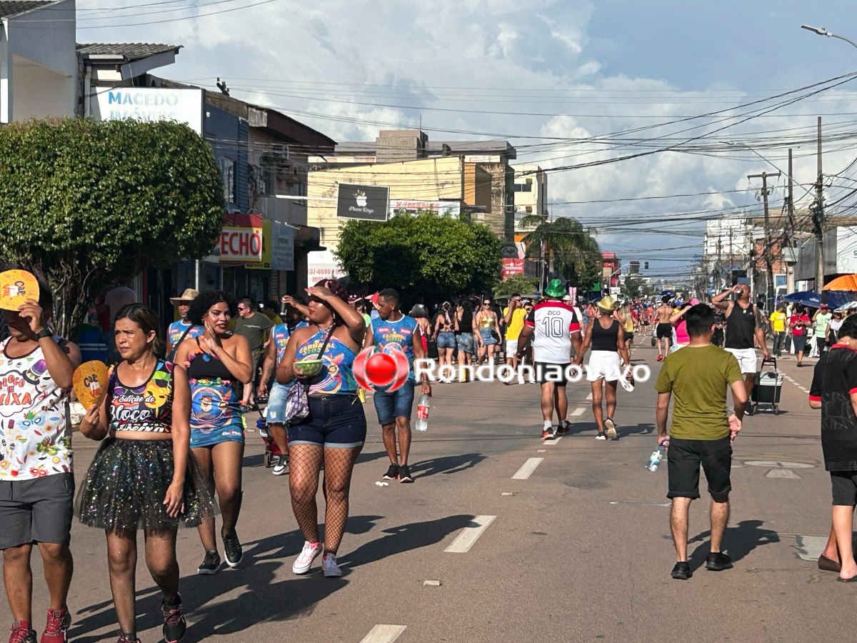 NA AVENIDA: Concentração para o desfile da Banda do Vai Quem Quer